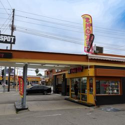 A & A Smoke Shop