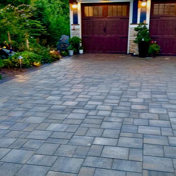 Diamond Touch Landscape & Construction - a driveway in a residential area - Landscaping Near Me Diamond Touch Landscape & Construction - a driveway in a residential area - Landscaping Near Me