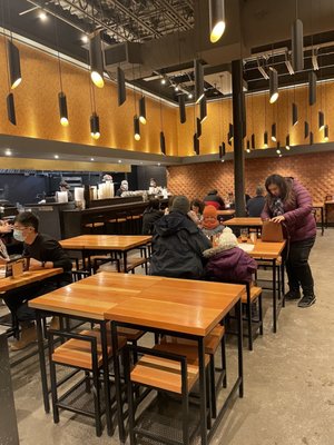 KINTON RAMEN CARREFOUR LAVAL by null