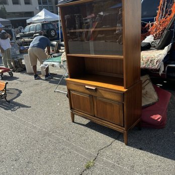 Pasadena City College Flea Market - Furniture - Flea Markets Near Me - Pasadena, California Pasadena City College Flea Market - Furniture - Flea Markets Near Me - Pasadena, California