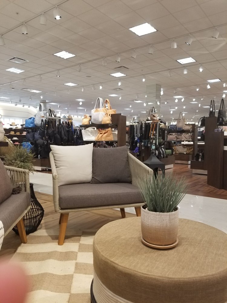 VON MAUR Updated October 2024 400 N Adams Rd, Rochester Hills