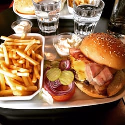 Indiana Café - Bacon cheese burger