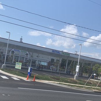 Royal Farms - a view of a gas station - Gas Stations Near Me - Fredericksburg, Virginia Royal Farms - a view of a gas station - Gas Stations Near Me - Fredericksburg, Virginia
