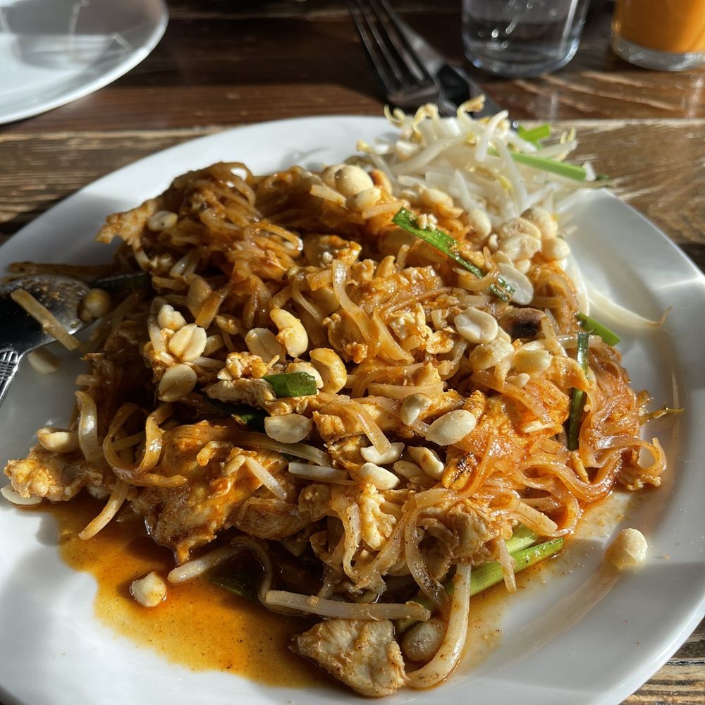 AppeThai - Pad thai - Thai Near Me - Brown Deer, Wisconsin AppeThai - Pad thai - Thai Near Me - Brown Deer, Wisconsin