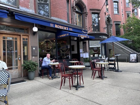 Petit Robert Bistro by null