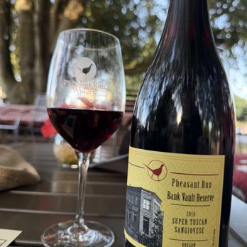Pheasant Run Winery Tasting Room - Vibes from the courtyard! - Wineries Near Me - Aurora, Oregon Pheasant Run Winery Tasting Room - Vibes from the courtyard! - Wineries Near Me - Aurora, Oregon