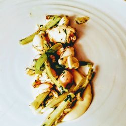 Gut Purbach - Froschschenkel mit breiten Bohnen und Knoblauch