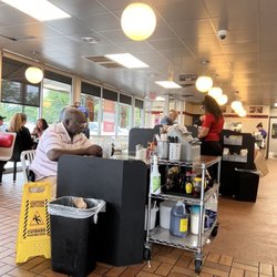 Waffle House - Dining room