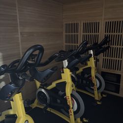 HOTWORX - Tulsa - Cycle class in sauna