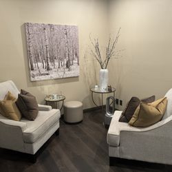 Ultimate Skin - Waiting room and coffee bar