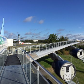 Jumbo Stay / Jumbo Hostel - Patio wing - Hostels Near Me - Stockholm, Alberta