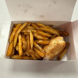 Royal Chicken & Biscuit - 3 piece chicken combo