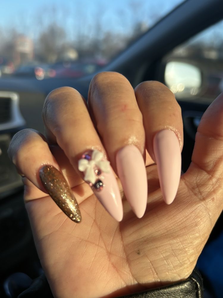 SUN NAILS Updated October 2024 13 Reviews 32 W Ramapo Rd