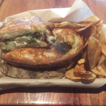 Brider - Chicken pesto sandwich with chips - New American Near Me - Denver, Colorado