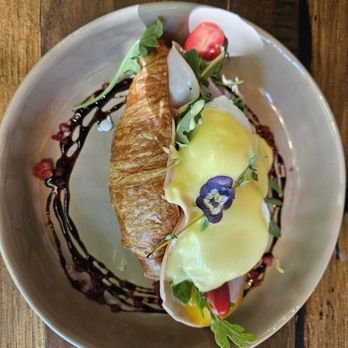 Coche Valley Dessert Cafe - Eggs Benny Croissant with beautiful edible flowers!! - Desserts Near Me - Seattle, Washington Coche Valley Dessert Cafe - Eggs Benny Croissant with beautiful edible flowers!! - Desserts Near Me - Seattle, Washington