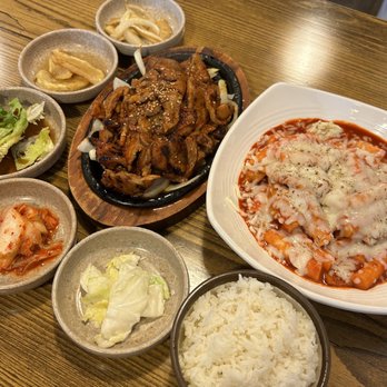JCD Korean Restaurant - Spicy pork & Cheese Tteokbokki - Korean Near Me - Beaverton, Oregon