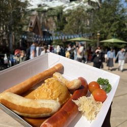 Just outside the attraction, the sausage platter is the best real food deal you can find in HK Disney at 85HKD.It's alotta meat!