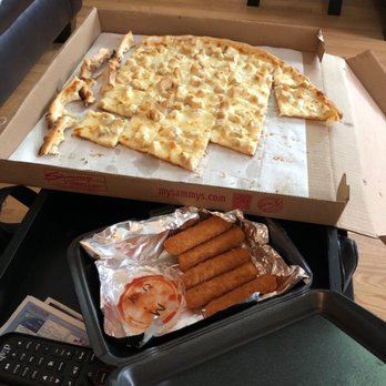 Sammy's Pizza Restaurant & Pub - Mozzarella sticks and Chicken Alfredo pizza - Pizza Near Me - Eau Claire, Wisconsin