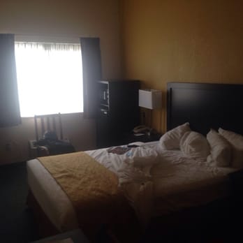 Quality Inn & Suites - Room small - Hotels Near Me - Springfield, Oregon