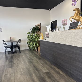 Pho Hello - Ambience: clean and simple - Asian Fusion Near Me - Huntington Beach, California