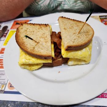 Lyndon Diner - Diners Near Me - York, Pennsylvania