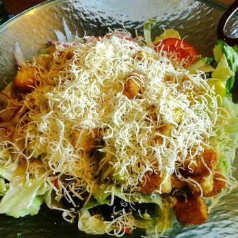 Olive Garden Italian Restaurant - BIG chilled salad for the table - Italian Near Me - Murray, Utah Olive Garden Italian Restaurant - BIG chilled salad for the table - Italian Near Me - Murray, Utah