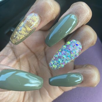 Eric's Nail & Spa - Nail Salons Near Me - Sacramento, California