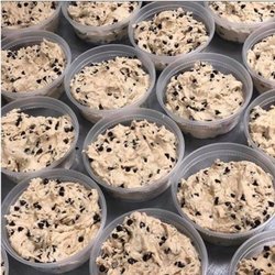 Cinnaholic - Chocolate Chip Cookie Dough "to go"!