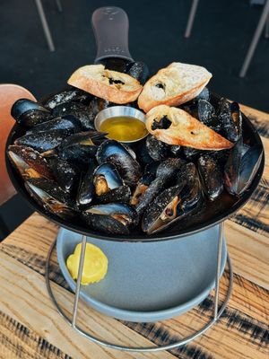 Canvas Restaurant by null