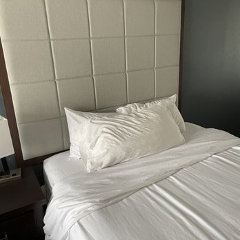Homewood Suites by Hilton Cedar Rapids-North - Beds were not made neatly! - Hotels Near Me - Cedar Rapids, Iowa Homewood Suites by Hilton Cedar Rapids-North - Beds were not made neatly! - Hotels Near Me - Cedar Rapids, Iowa