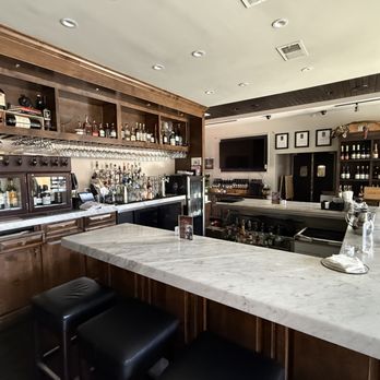 Vinos Back Alley - bar - Cocktail Bars Near Me - Alhambra, California