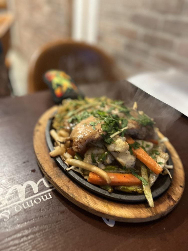 Roadhouse Momo & Grill