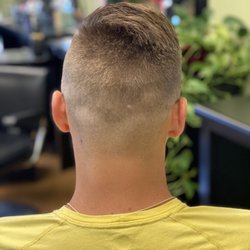 Hair Designers - Men's Men's Haircut