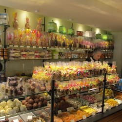 Maison des Soeurs Macarons - Inside