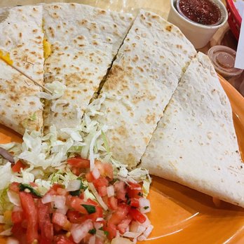 Fred's Mexican Cafe - Grilled chicken quesadilla - Mexican Near Me - Kihei, Hawaii