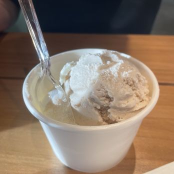 Mangiamo Gelato - Condensed milk and horchata cinnamon flavors - Ice Cream & Frozen Yogurt Near Me - Honolulu, Hawaii Mangiamo Gelato - Condensed milk and horchata cinnamon flavors - Ice Cream & Frozen Yogurt Near Me - Honolulu, Hawaii