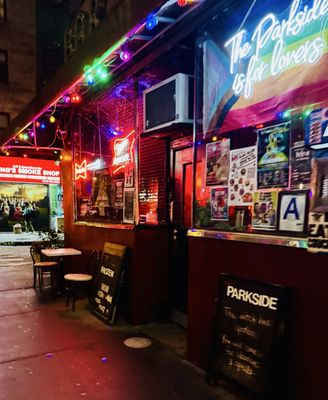 Parkside Lounge by null