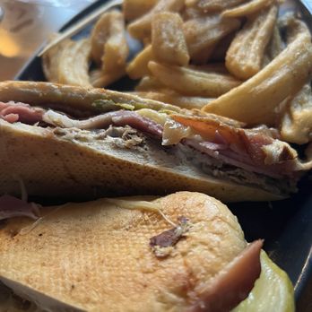 10 Twenty five - Smoked Out Cuban Sandwich - Gastropubs Near Me - Fort Myers, Florida 10 Twenty five - Smoked Out Cuban Sandwich - Gastropubs Near Me - Fort Myers, Florida
