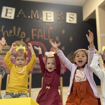 Dreamers Childcare - Dream Big class enjoying Dreamers annual Thanksgiving Play as we sang about turkeys! - Preschools Near Me - Glenview, Illinois