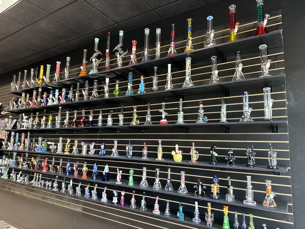 BAYS SMOKE SHOP Updated August 2024 16238 Sr 54, Odessa, Florida