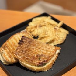 Rowseelee - Mozzarella panini