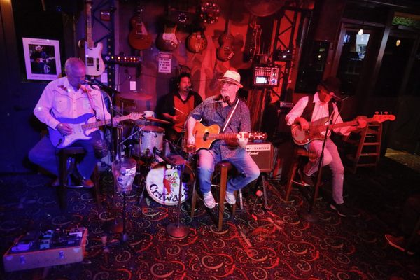 Crawdaddy's by null