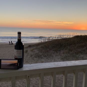 John Yancey Oceanfront Inn - Epic sunrise! - Hotels Near Me - Kill Devil Hills, North Carolina