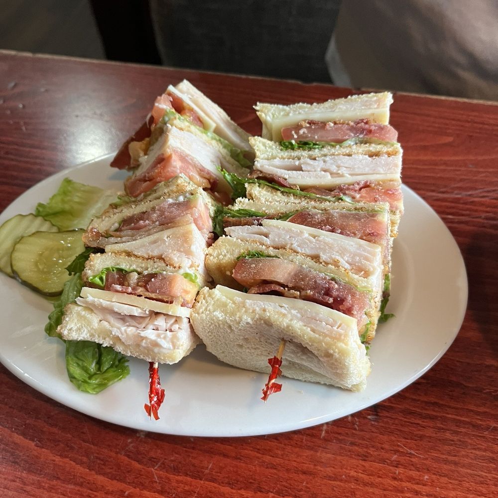 Lisa’s Country Kitchen - Club sandwich - Breakfast & Brunch Near Me - Nephi, Utah Lisa’s Country Kitchen - Club sandwich - Breakfast & Brunch Near Me - Nephi, Utah