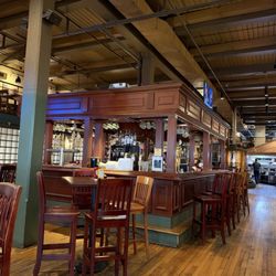 Downtown Grill & Brewery - Bar and seating area