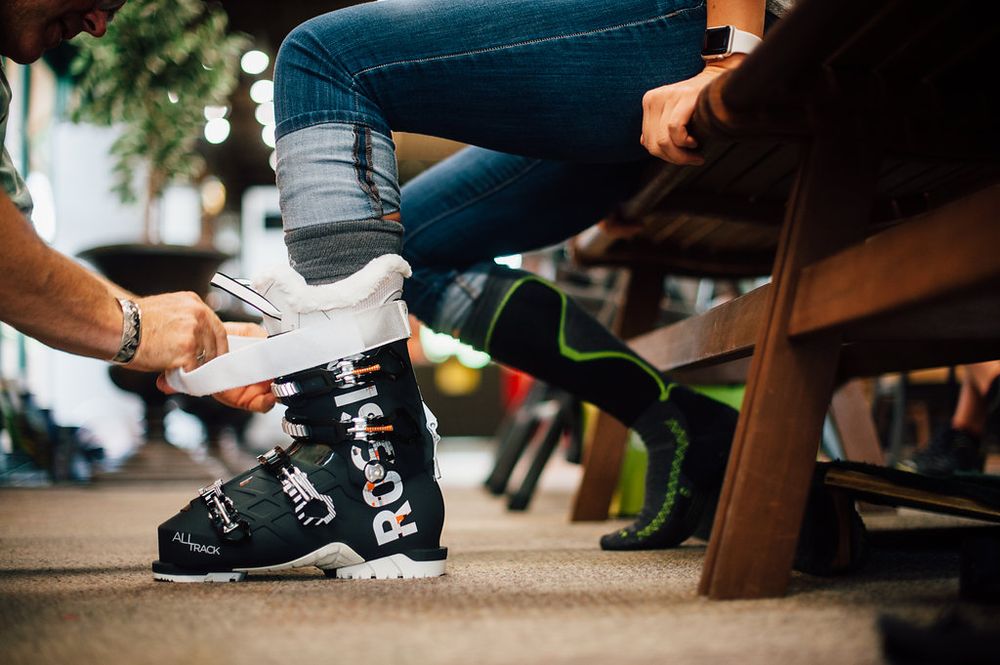 OUTPOST SUNSPORT Updated August 2024 15 Photos & 23 Reviews 931 E