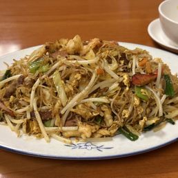delicious Singapore style rice noodle, so satisfying