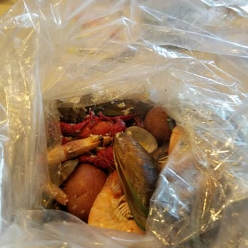 Claws Restaurant - 4 lbs of crayfish, shrimp, clams, & mussels. 1 lb of each (of course!) - Cajun/Creole Near Me - Cerritos, California