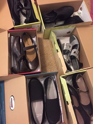 thompson's famous name brand shoes