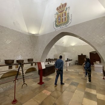 Palácio Nacional de Sintra - Kitchen - Museums Near Me - Sintra, 11